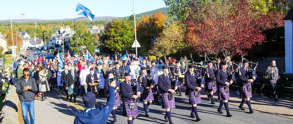 Golden Spurtle Pipe Band Parade